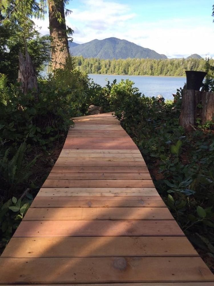 Black Bear Guesthouse Tofino Exteriör bild